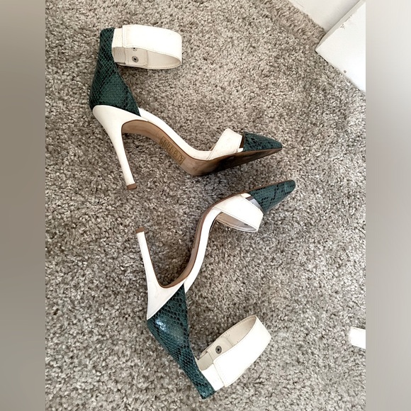 Python print pointed toe heels - Picture 3 of 4